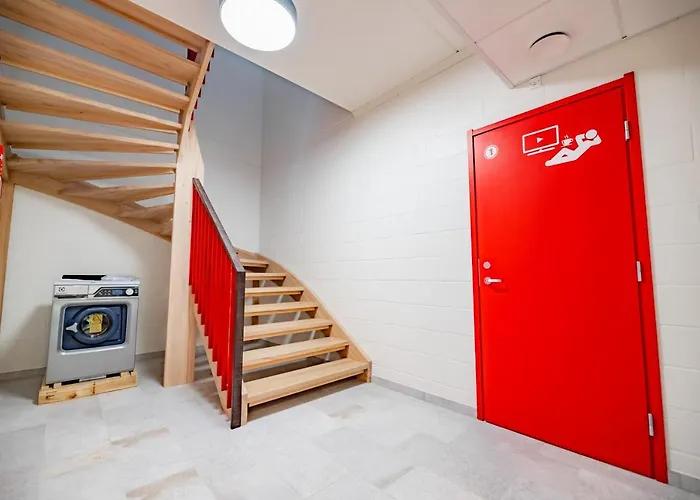 Kaeaeriku Team Cabin